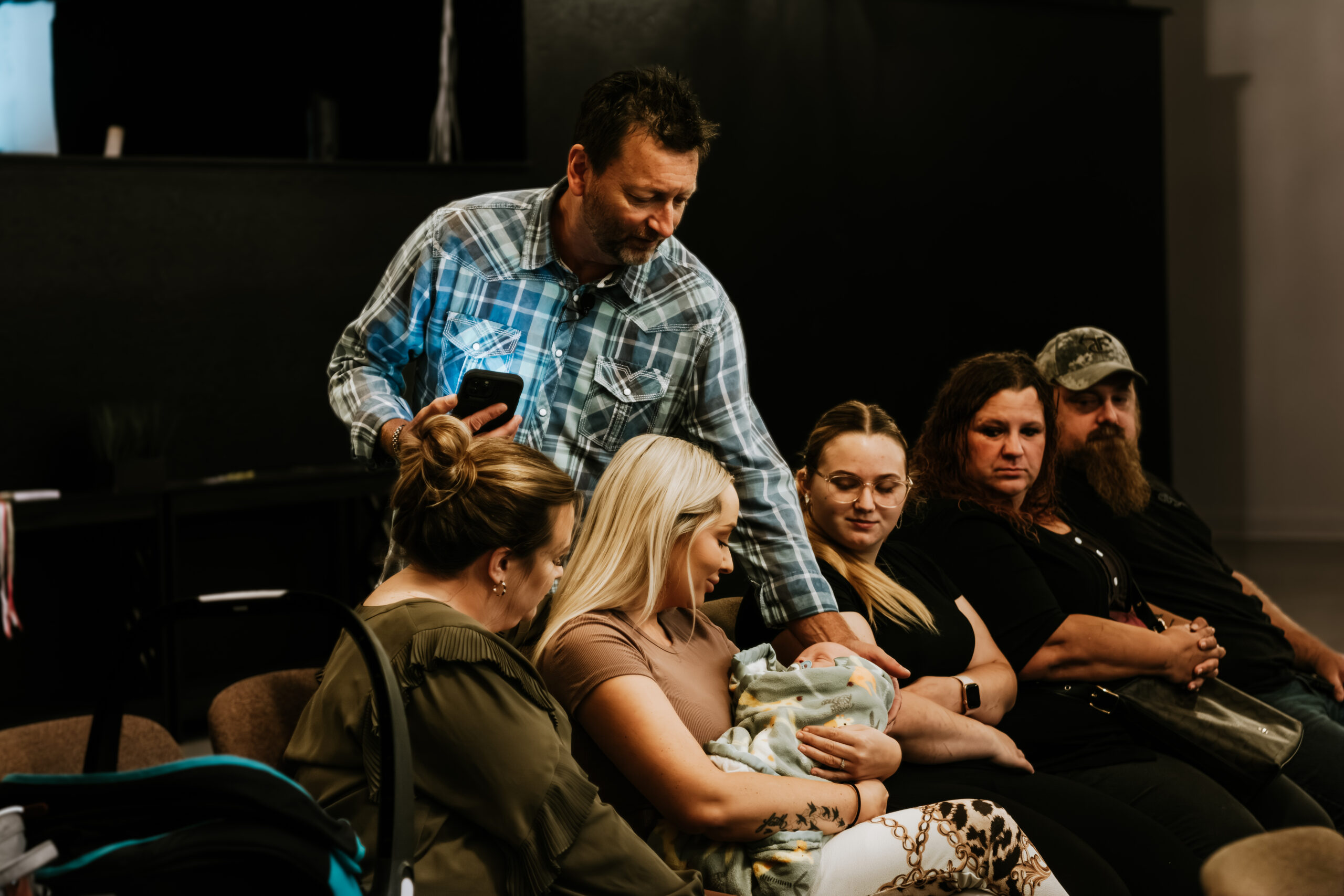 DSC_2975 person raising hand