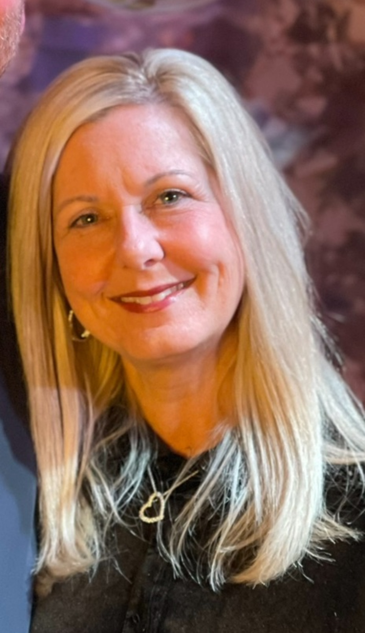 IMG_0266 woman taking selfie photo